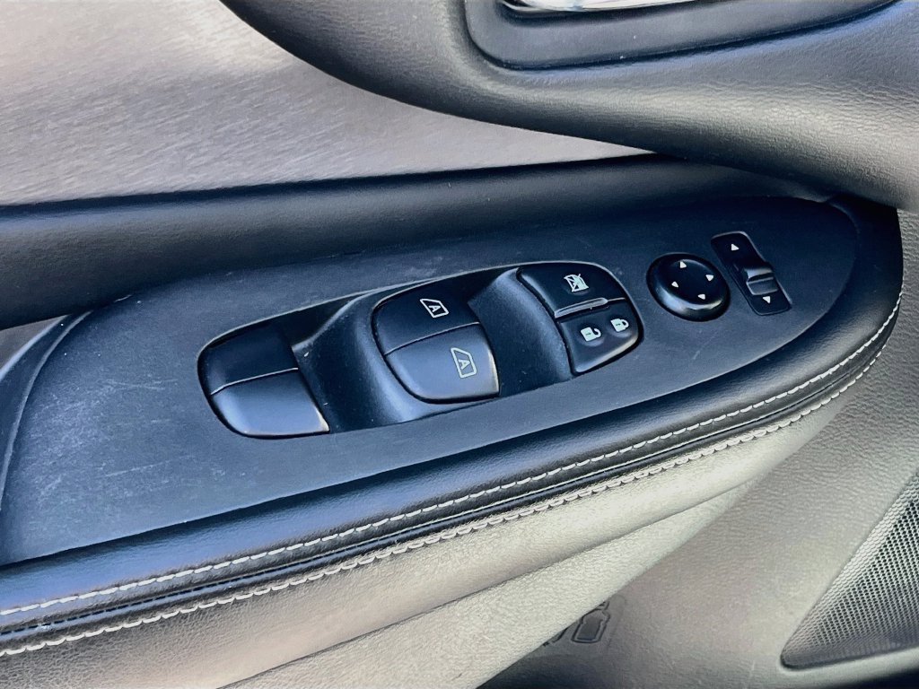 Used 2023 Nissan Murano SV AWD/4WD image 17