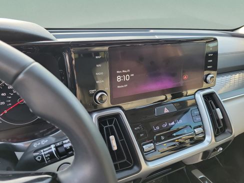 Used 2023 Kia Sorento S w/ Panoramic Sunroof Package FWD image 18
