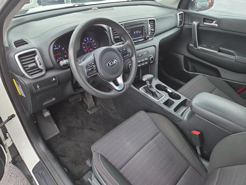 Used 2018 Kia Sportage LX AWD/4WD image 16
