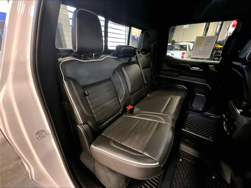 Used 2024 GMC Sierra 1500 AT4X image 16