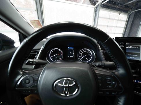 Used 2024 Toyota Camry SE image 15