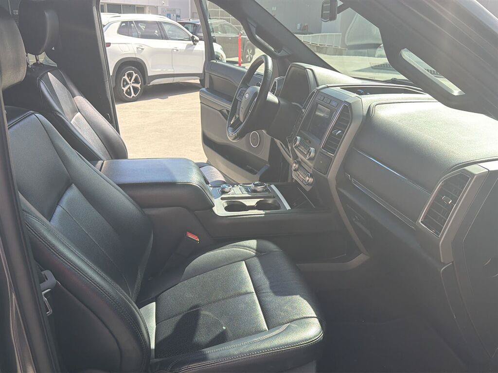Used 2020 Ford Expedition XLT w/ Equipment Group 202A AWD/4WD image 15
