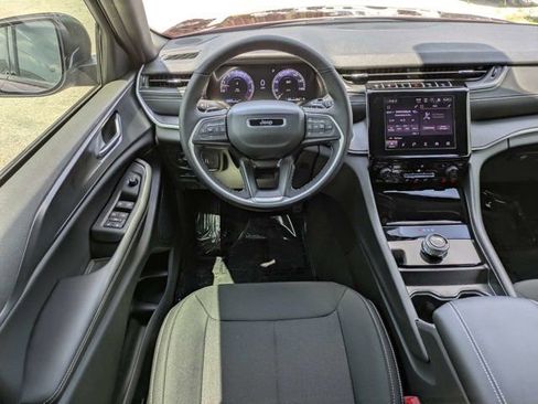 New 2026 Jeep Grand Cherokee L 2WD image 18