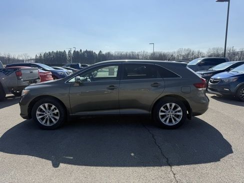 Used 2014 Toyota Venza LE w/ LE Convenience Package image 9