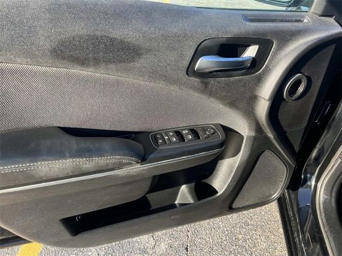 Used 2016 Dodge Charger SE w/ Popular Equipment Group image 12