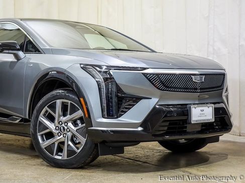 New 2026 Cadillac Optiq Luxury 2 image 2