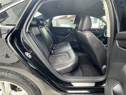 Used 2014 Volkswagen Passat TDI SEL Premium FWD image 16