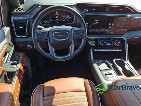 Used 2024 GMC Sierra 2500 Denali Ultimate w/ Max Trailering Package AWD/4WD image 11