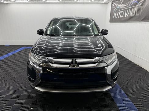 Used 2017 Mitsubishi Outlander SE FWD image 4