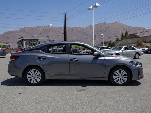 Used 2024 Nissan Sentra S FWD image 3