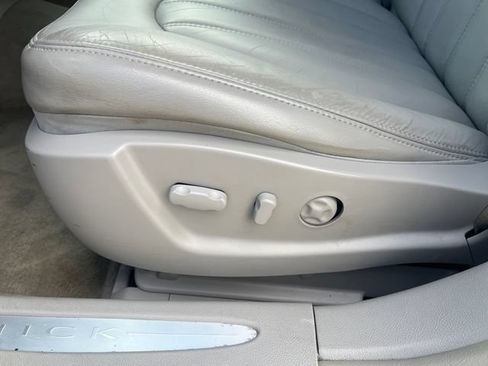 Used 2007 Buick Lucerne CXL w/ Luxury Package FWD image 13
