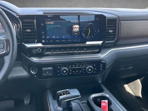 Used 2024 Chevrolet Silverado 1500 High Country w/ Technology Package AWD/4WD image 6