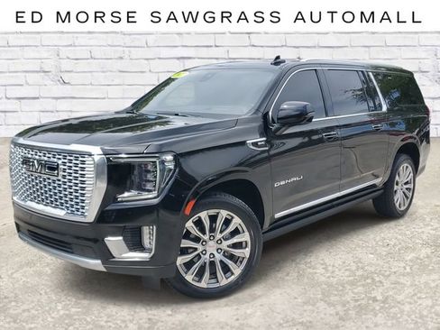 Used 2022 GMC Yukon XL Denali image 1