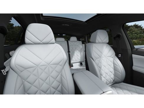 New 2026 BMW X6 xDrive40i image 11