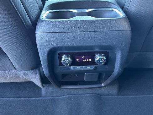 Used 2025 GMC Acadia Elevation image 14