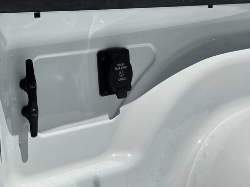 Used 2026 RAM 2500 Laramie AWD/4WD image 10