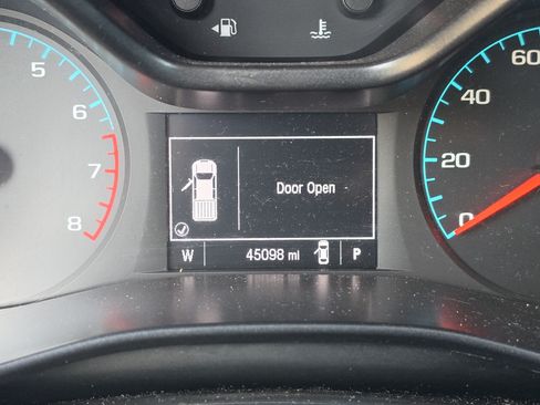 Used 2015 Chevrolet Colorado LT w/ Luxury Package RWD image 38