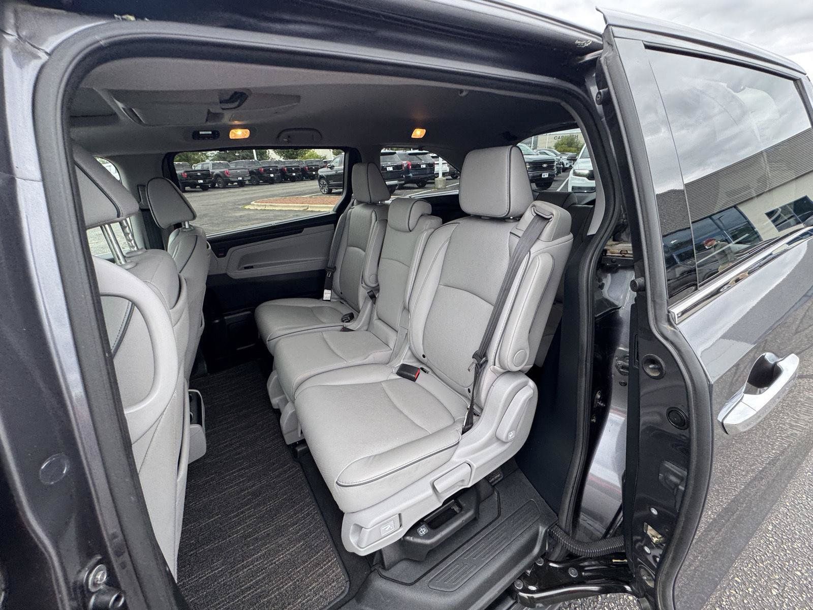 Used 2023 Honda Odyssey Elite image 13