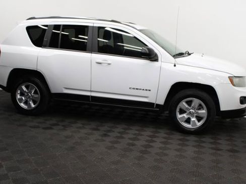 Used 2014 Jeep Compass Sport image 3