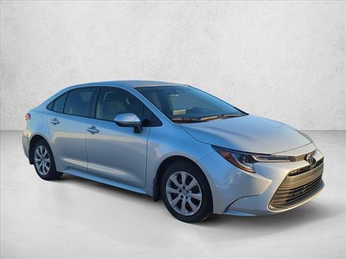 Certified 2025 Toyota Corolla LE FWD image 3