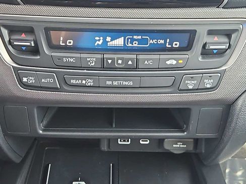 Used 2024 Honda Ridgeline Sport image 16
