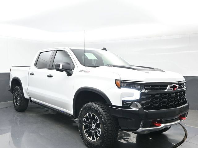 Used 2025 Chevrolet Silverado 1500 ZR2 w/ Technology Package AWD/4WD image 8