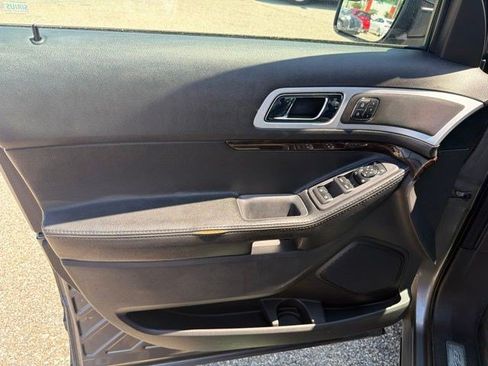 Used 2014 Ford Explorer Limited w/ Equipment Group 301A AWD/4WD image 11