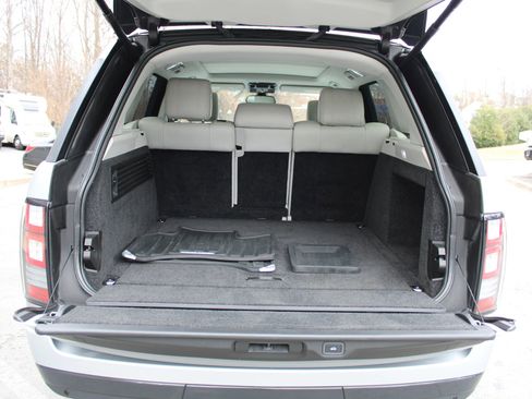 Used 2015 Land Rover Range Rover Supercharged image 30