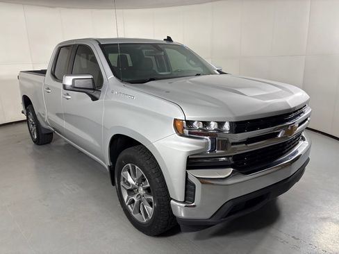 Certified 2022 Chevrolet Silverado 1500 LT w/ Max Trailering Package RWD image 2