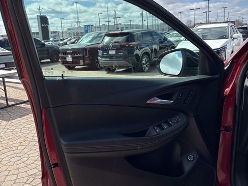 Used 2021 Buick Encore GX Essence w/ Advanced Technology Package image 11