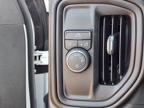 Used 2022 Chevrolet Silverado 1500 Custom w/ Safety Confidence Package RWD image 18