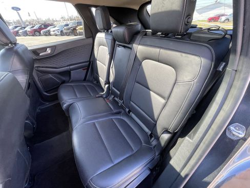 Used 2020 Ford Escape SE Sport image 33