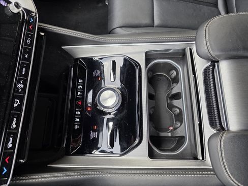 New 2025 Jeep Wagoneer Series III w/ Premium Group I image 21