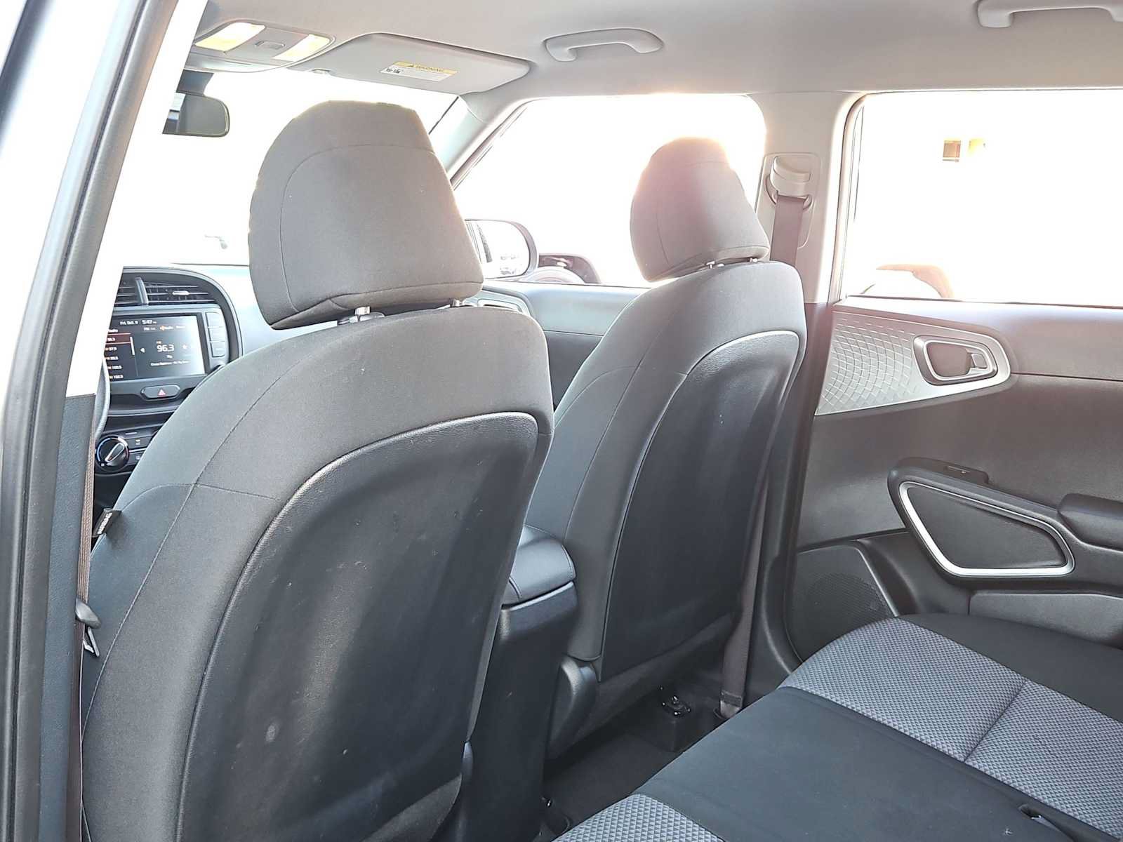 Used 2024 Kia Soul LX w/ Option Group 015 FWD image 16