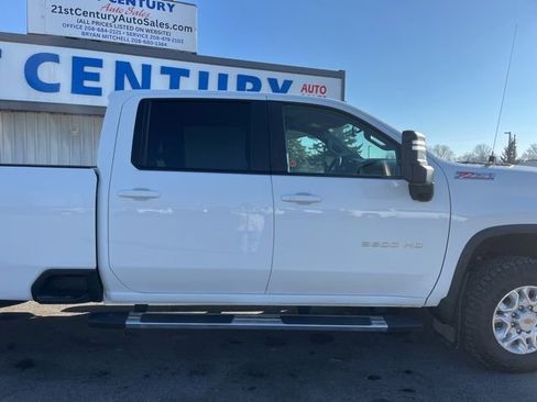 Used 2022 Chevrolet Silverado 3500 LT w/ Convenience Package AWD/4WD image 16