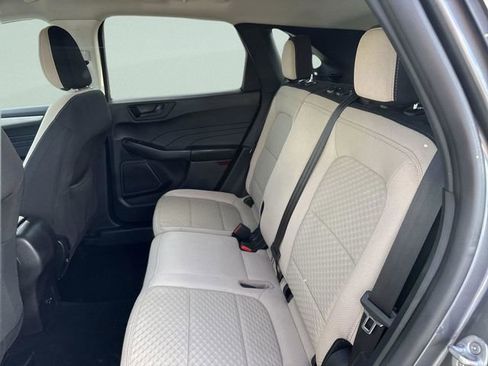 Used 2022 Ford Escape SE image 27