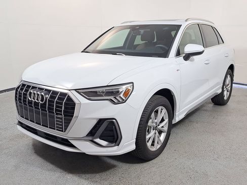 Used 2024 Audi Q3 2.0T Premium image 3