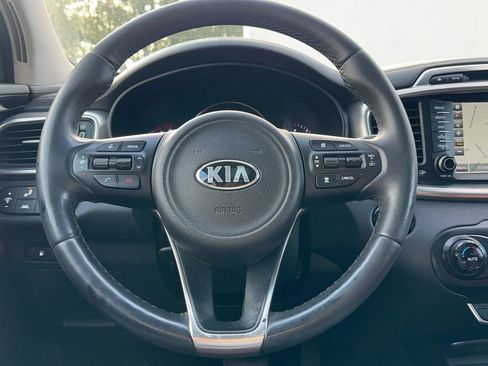 Used 2017 Kia Sorento SX FWD image 16