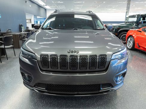 Used 2020 Jeep Cherokee Latitude Plus FWD image 2