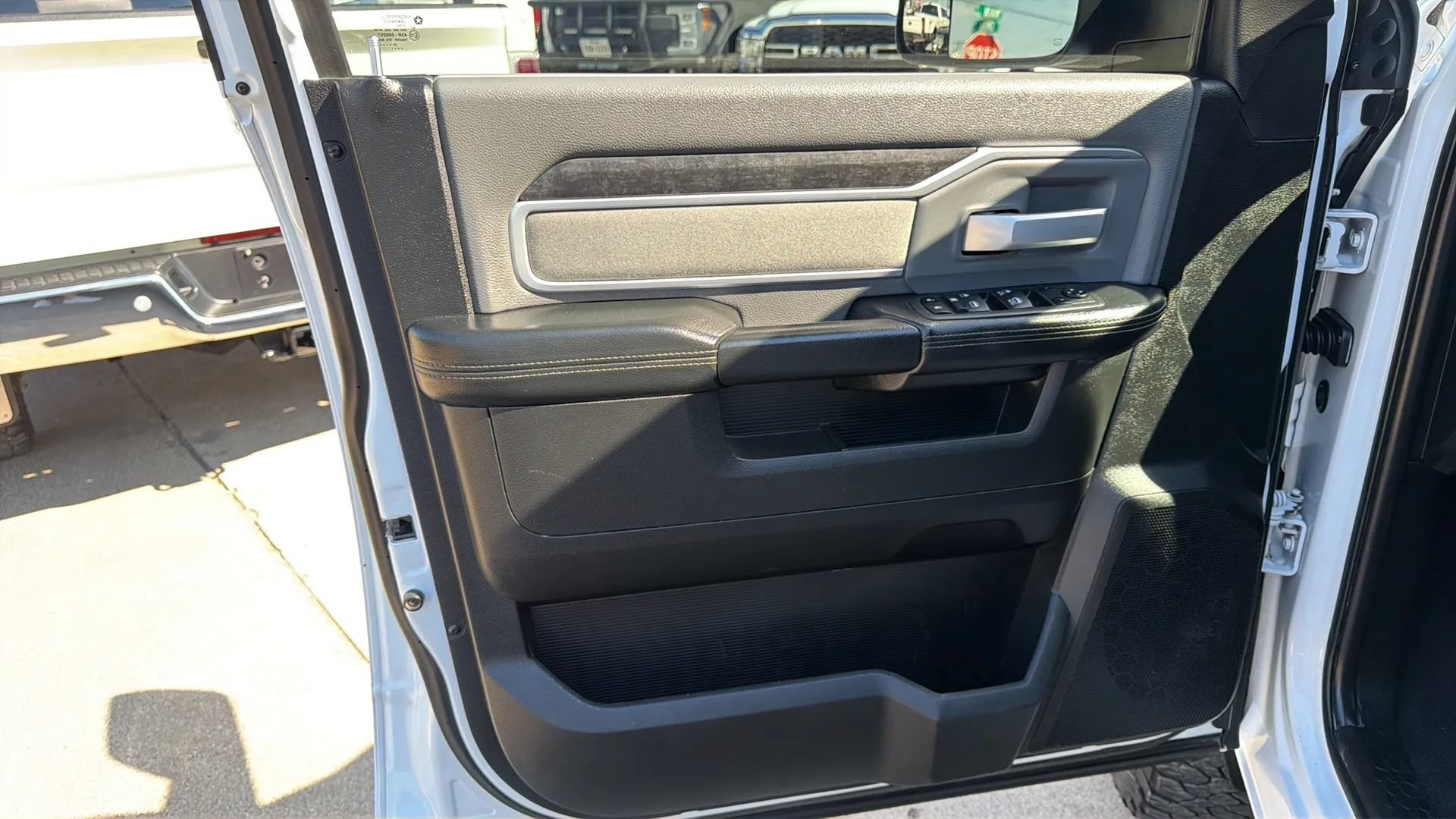 Used 2022 RAM 2500 Lone Star w/ Protection Group AWD/4WD image 9