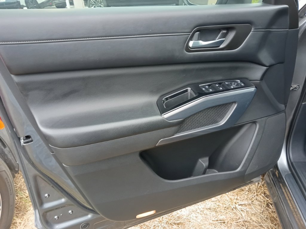 Used 2022 Nissan Pathfinder SL w/ SL Premium Package FWD image 13