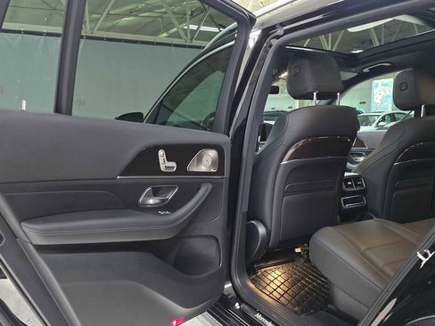 Certified 2025 Mercedes-Benz GLS 450 4MATIC image 16