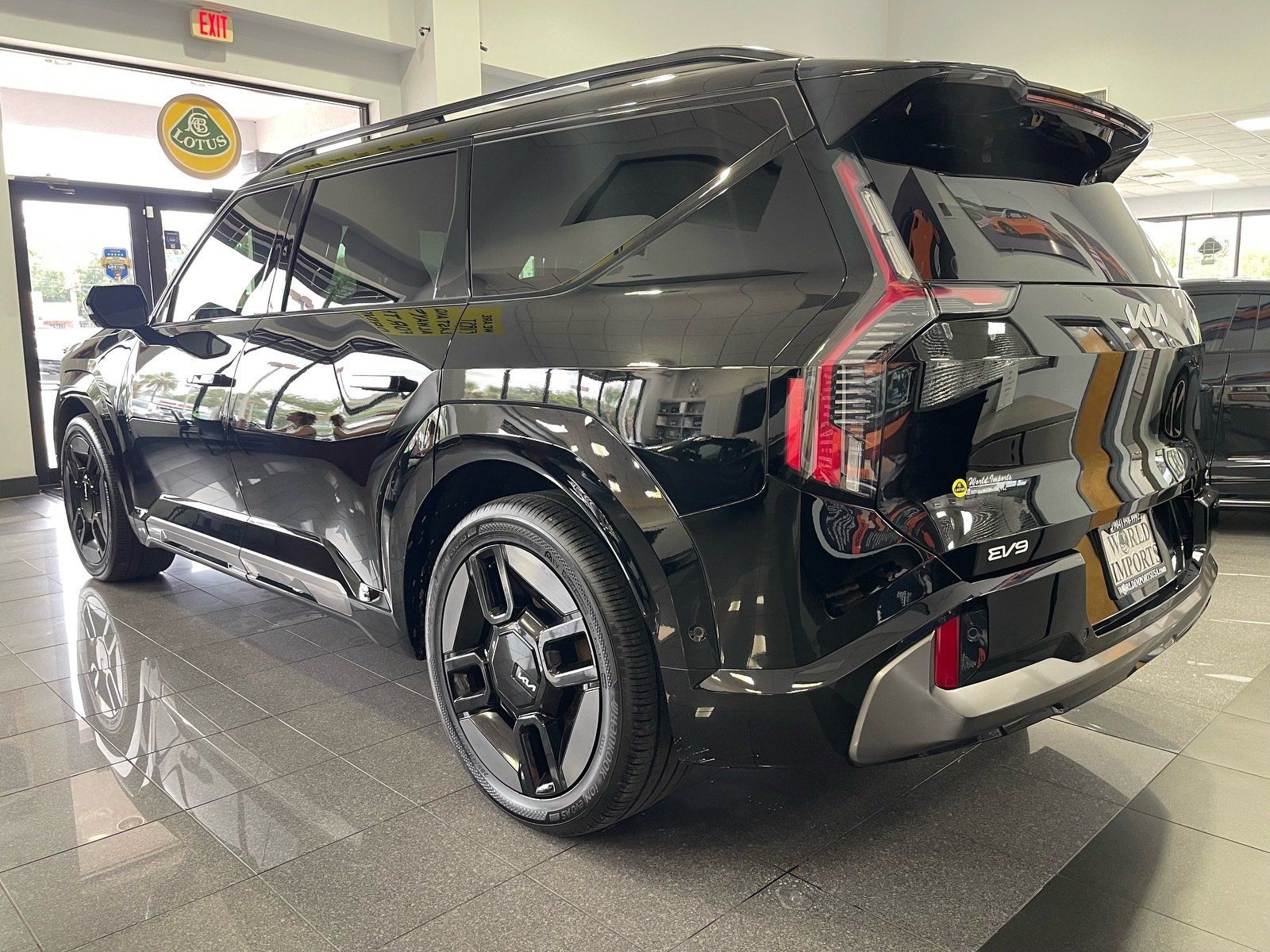 Used 2025 Kia EV9 GT-Line AWD/4WD image 3