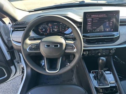 Used 2023 Jeep Compass Latitude w/ Convenience Group image 11