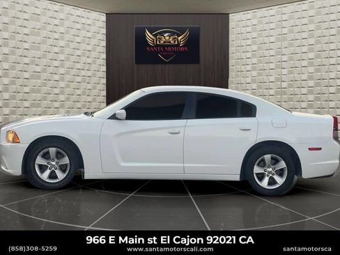 Used 2013 Dodge Charger SE image 7