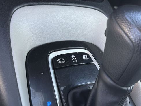 Used 2024 Toyota Corolla LE image 24