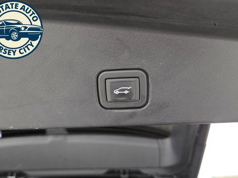 Used 2024 Cadillac Lyriq Tech AWD/4WD image 35