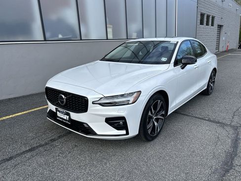 Certified 2025 Volvo S60 B5 Core AWD/4WD image 4