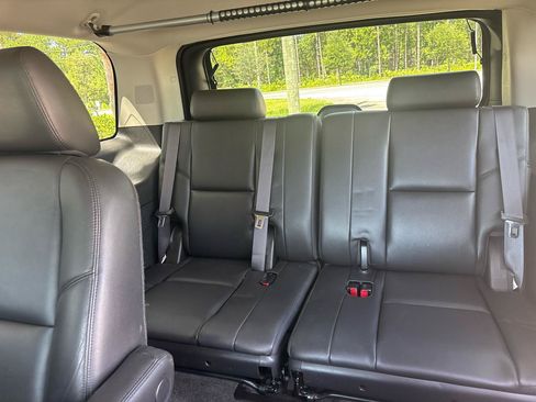 Used 2014 Cadillac Escalade Luxury AWD/4WD image 38