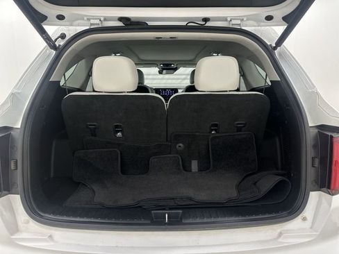 Certified 2023 Kia Sorento SX image 22